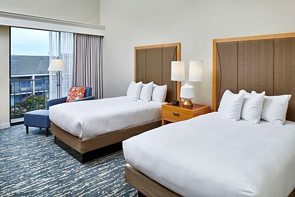 DoubleTree by Hilton Hotel Berkeley Marina