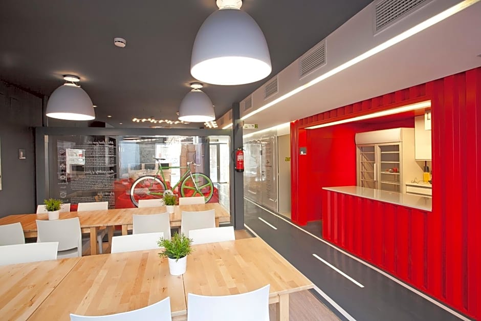 Sant Jordi Hostels Gracia