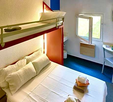 Economy Triple Room with Shared Bathroom and Toilet