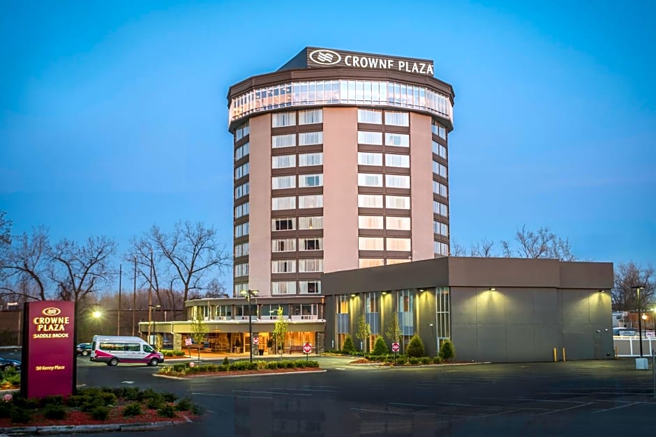Crowne Plaza Saddle Brook, an IHG Hotel