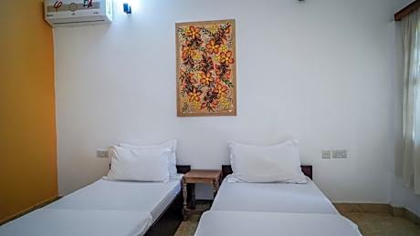 Twin Room with Private Bathroom