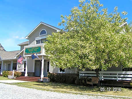 Yellowstone Basin Inn