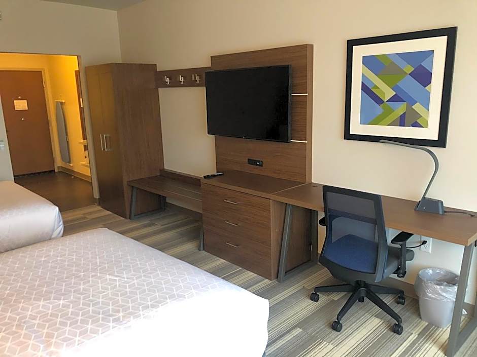 Holiday Inn Express & Suites Madison By IHG