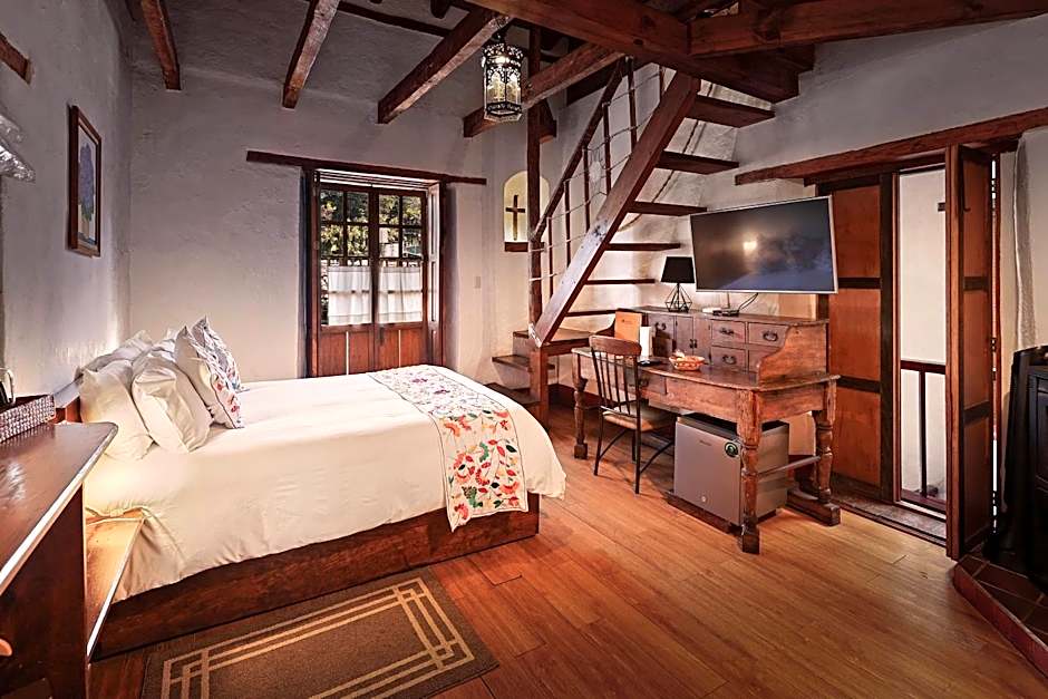 Meson De Leyendas Breakfast & Downtown