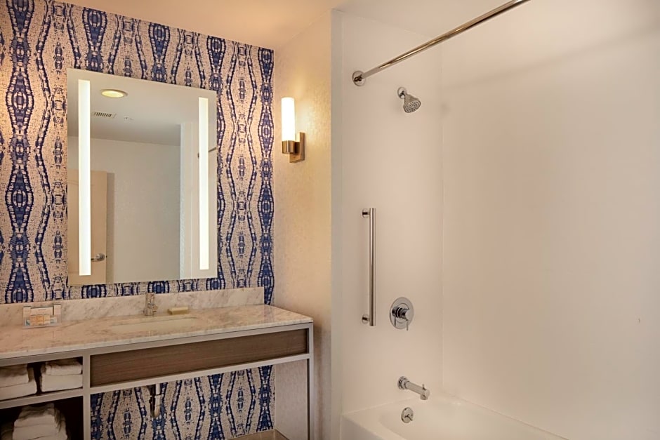 Hilton Garden Inn Freeport Downtown