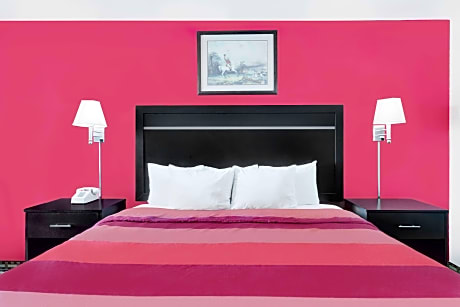 1 King Bed Mobility Accessible Room Smoking