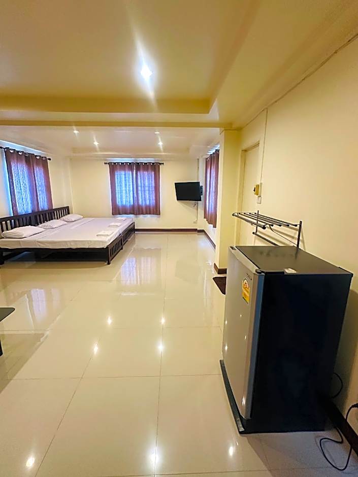 Pakchong Town Hotel