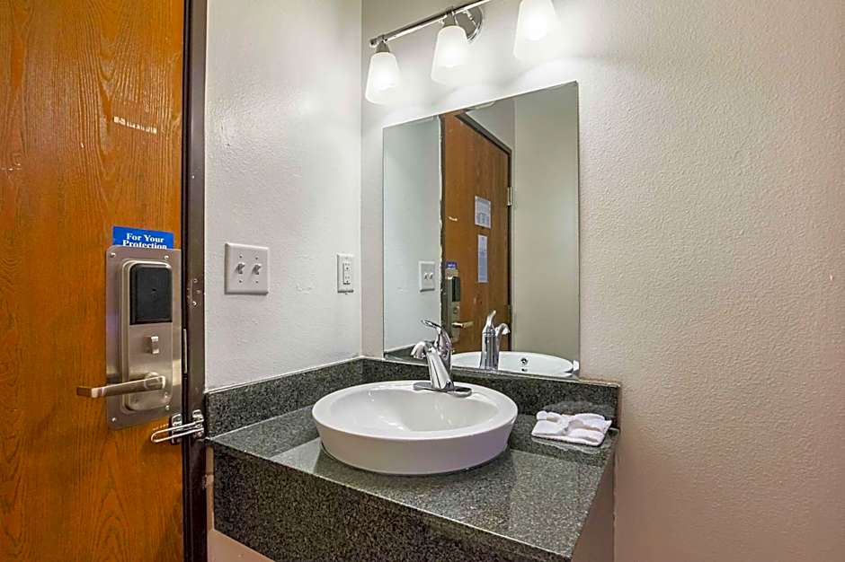 Motel 6-Marshalltown, IA