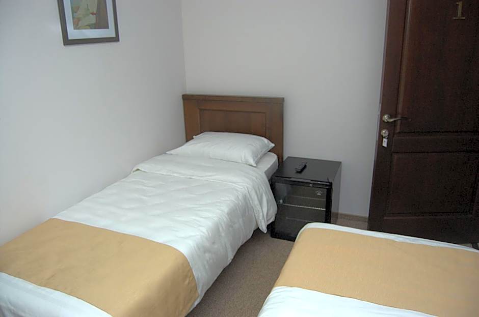 Complex Parc Pini Moinesti