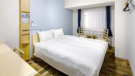 Queen Room - Non-Smoking