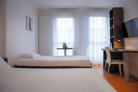 1 Double Bed, 1 Single Bed, Nonsmoking, Upgrade