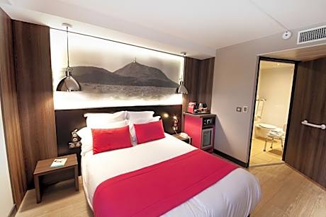 Queen Room - Disability Access