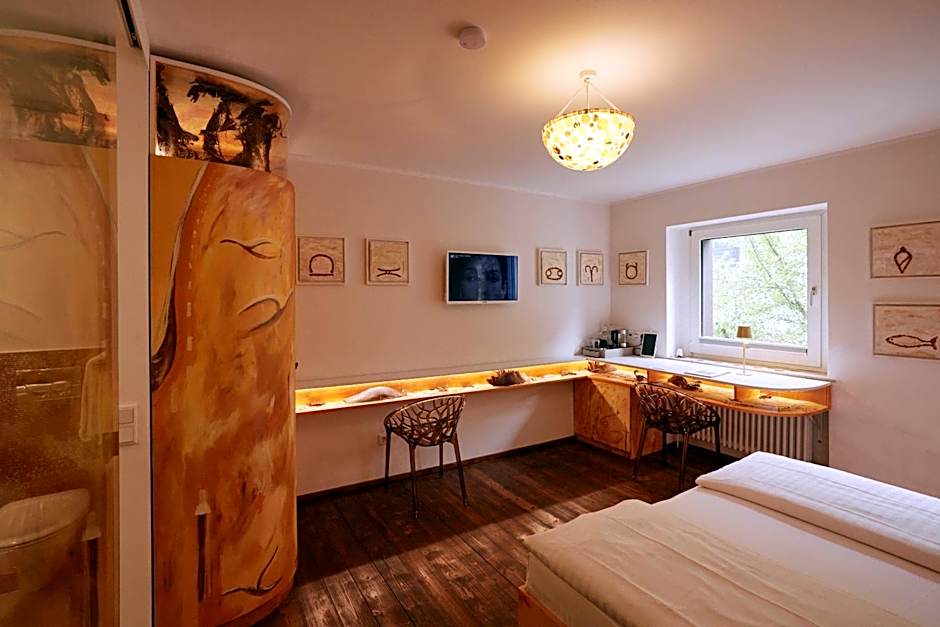 18Arts Hotel