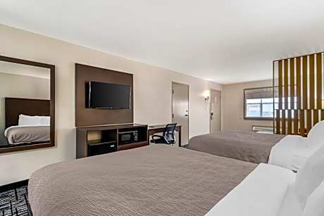 Queen Suite with Two Queen Beds - Non Smoking