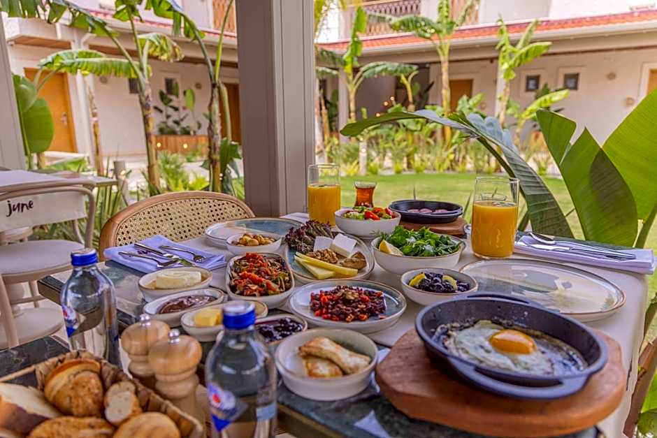 June Alaçatı Adult Only