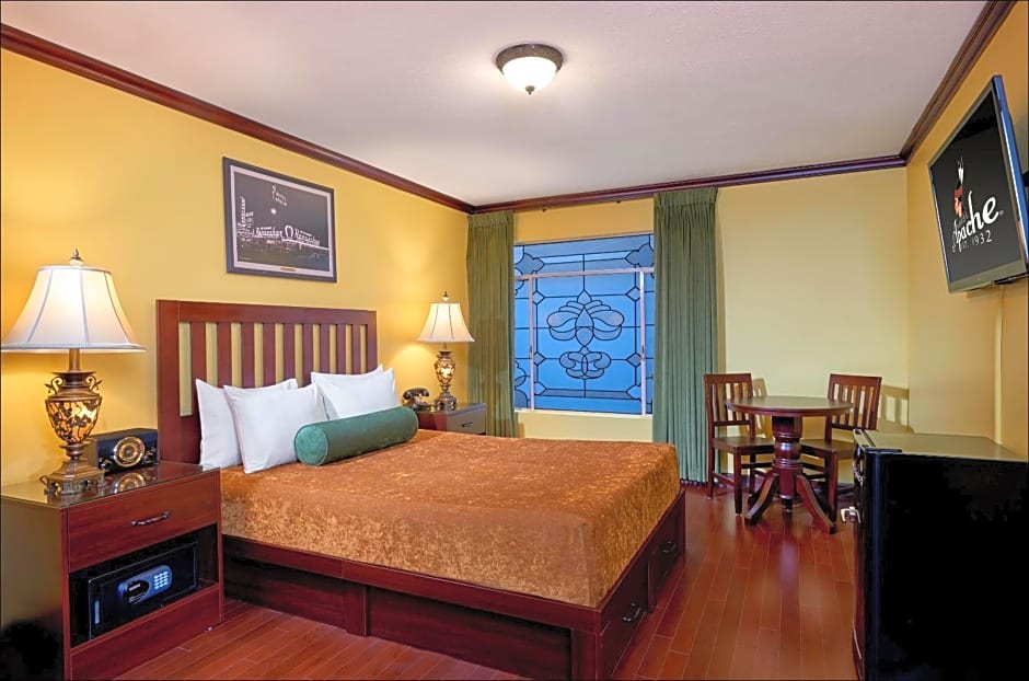 Hotel Apache