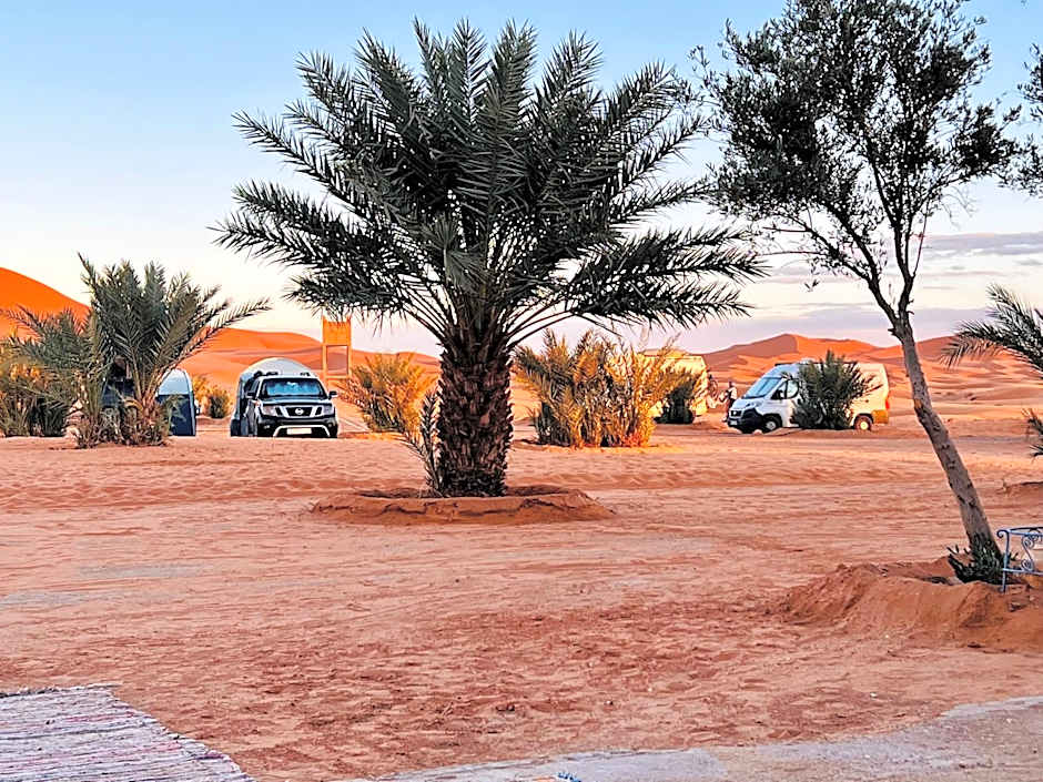 Hotel Camping Les Roses Des Dunes & Piscine