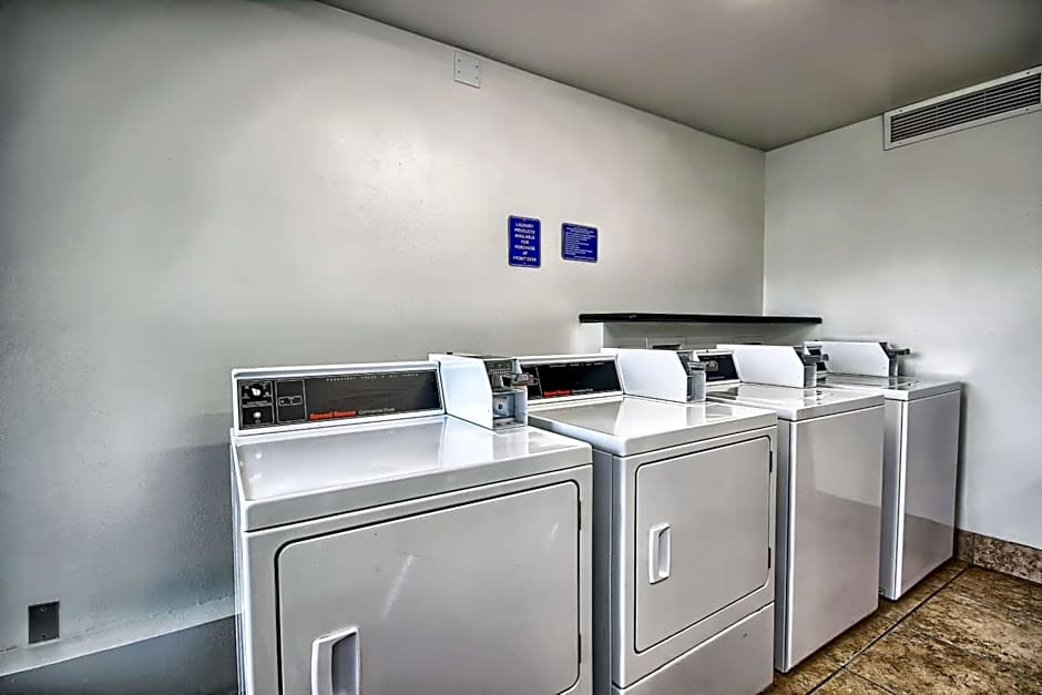Motel 6-Columbus, OH - West
