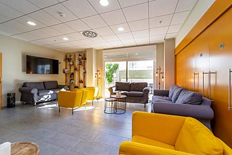 4-Bed Mixed Dormitory Room