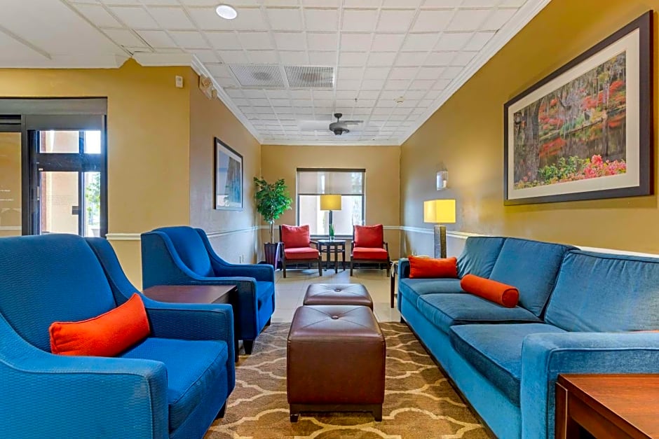 Comfort Suites Savannah North