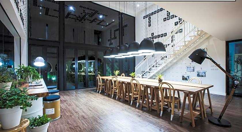 Blu Monkey Hub And Hotel Phuket