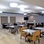 La Quinta Inn & Suites by Wyndham Houston - Normandy
