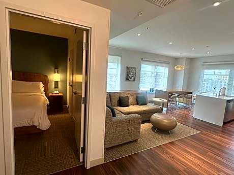 Three-Bedroom Corner Studio Suite