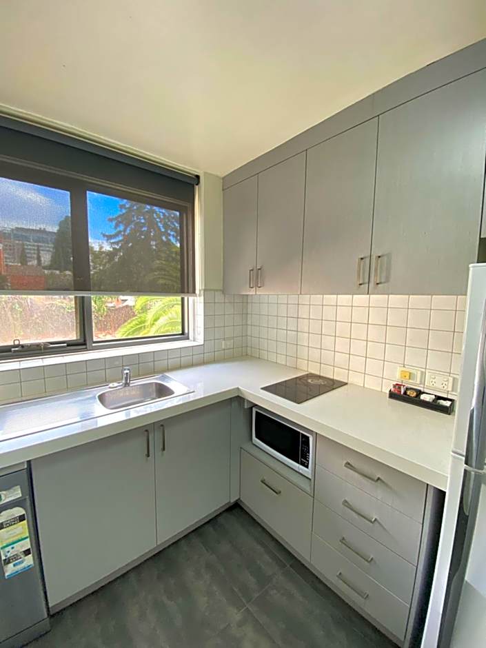 City Edge East Melbourne Apartment Hotel