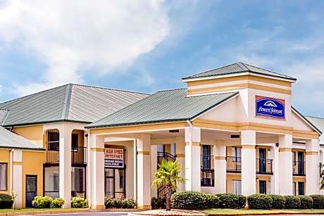 Howard Johnson by Wyndham Perry GA