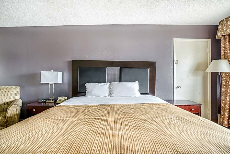 OYO Hotel Alexandria LA- Hwy 165