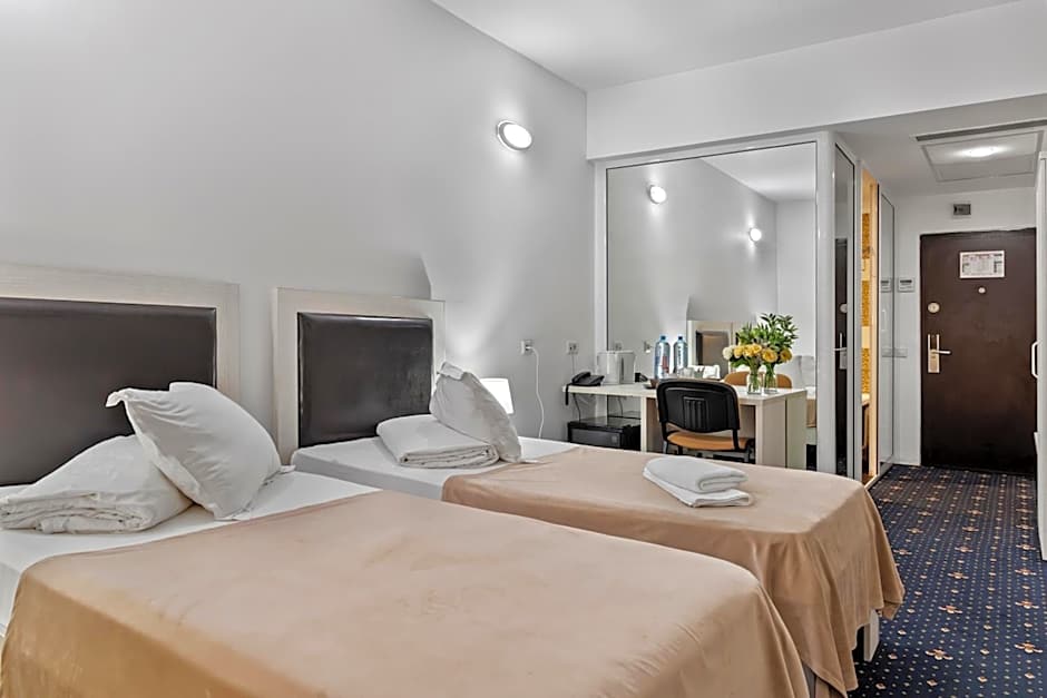 Hotel Charter Otopeni