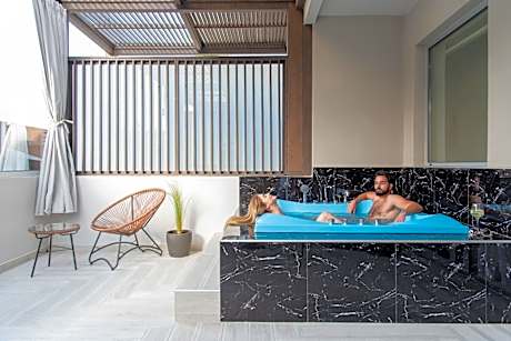 xSuites - Adults Only Boutique Suites with Private Jacuzzi