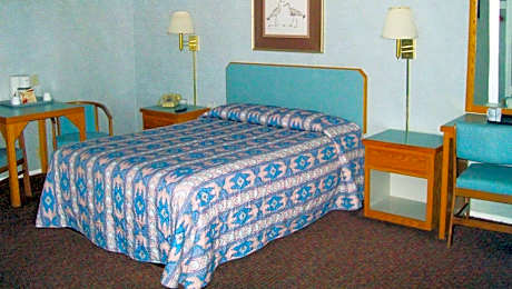 Queen Room - Non-Smoking