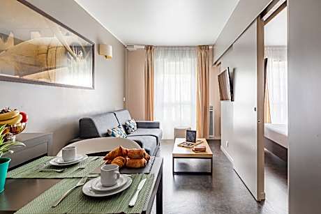 One-Bedroom Apartment (4 Adults)