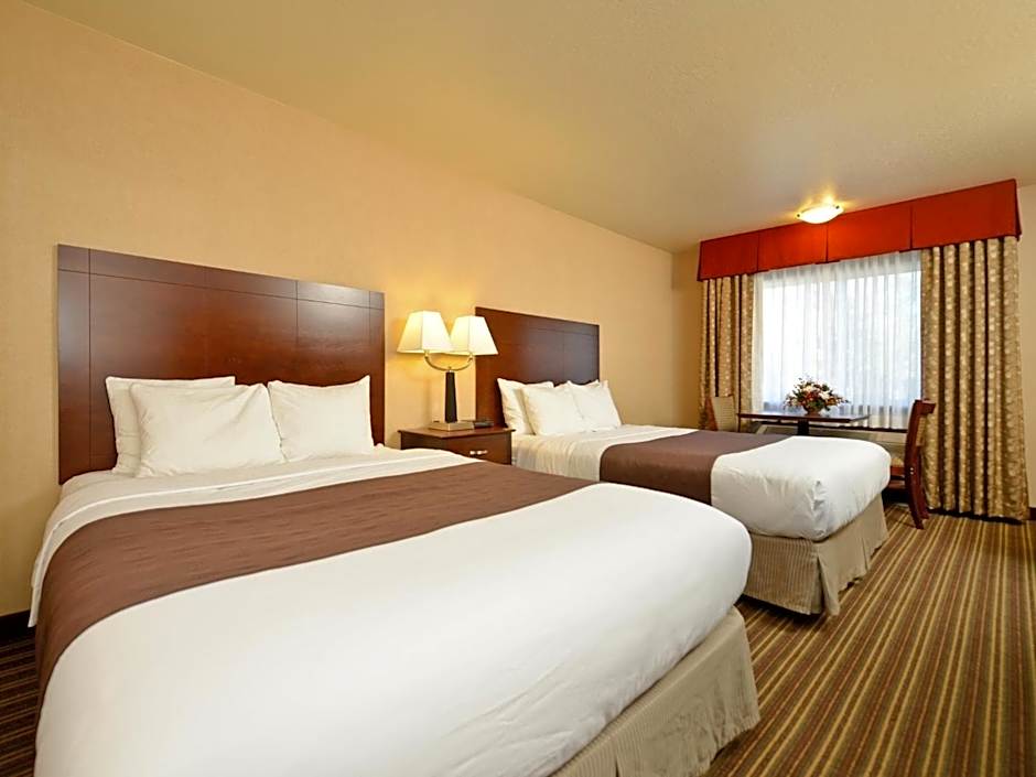Yellowstone West Gate Hotel