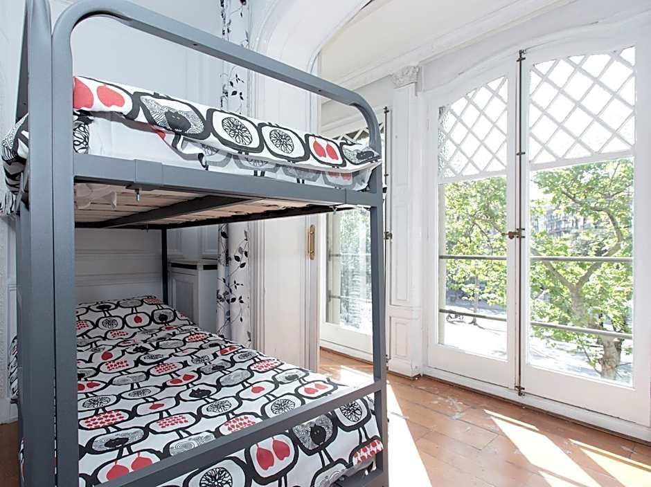 Foto 1 de 2 de 1 Person in 8-Bed Dormitory - Mixed