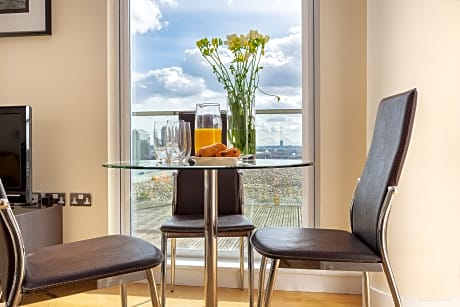 Sublime Lanterns Court One-Bedroom Apartments