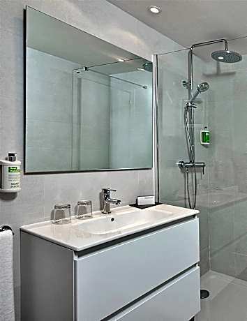 2 Bedroom Family Room