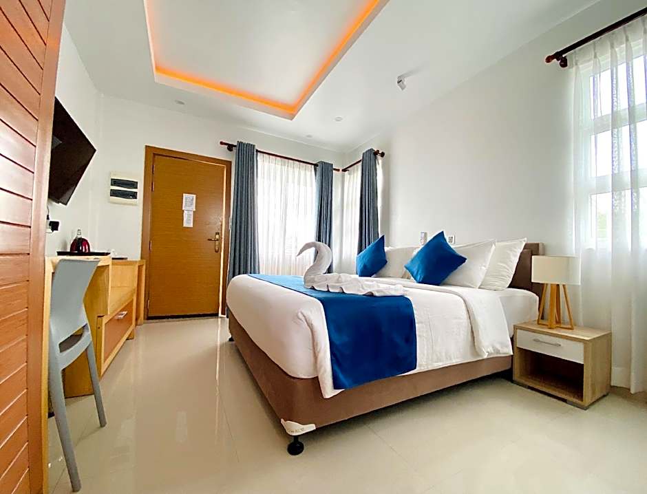 Reef Edge Thulusdhoo