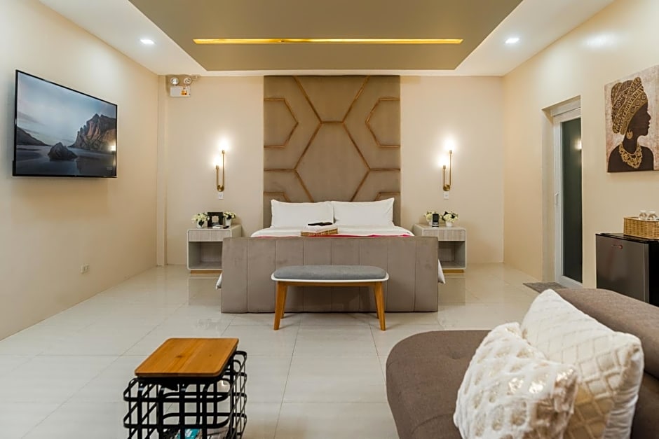 Monica Midtown Suites