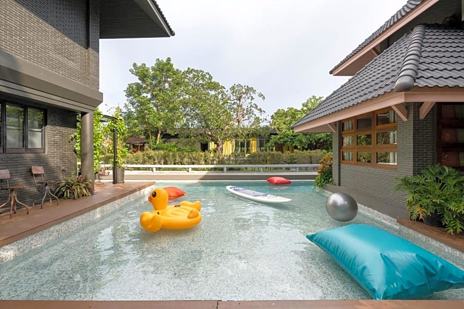Phrip Phri Luxury Pool Villas
