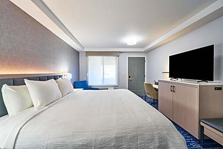 Superior King Room (Non-Smoking)