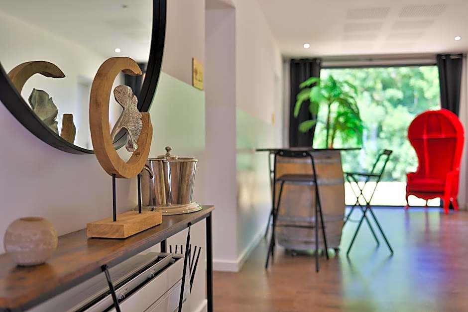 Logis Hôtel & Spa Déjeunez Sous L'Arbre