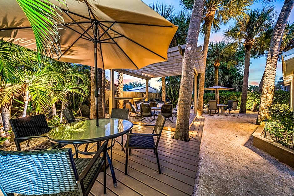 Boutique Vacation Rental Complex At Beach