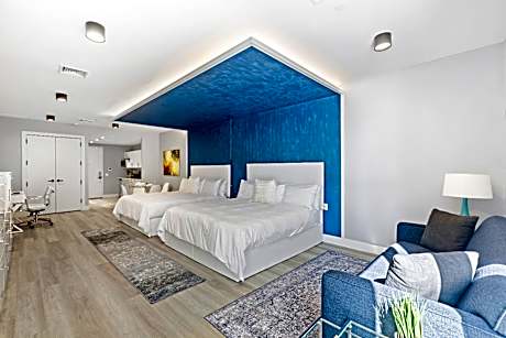 Deluxe King Suite with Two King Beds, Non-Smoking