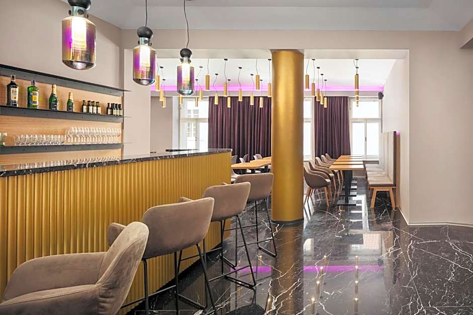 MOODs Charles Bridge