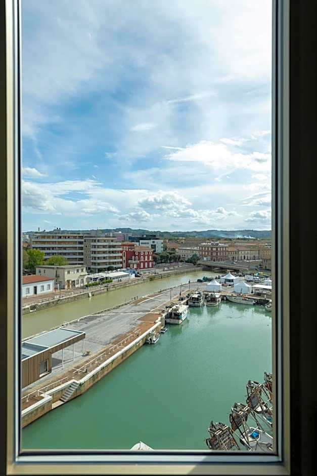 Visionair Suites & SPA-Room Only e Honesty Bar