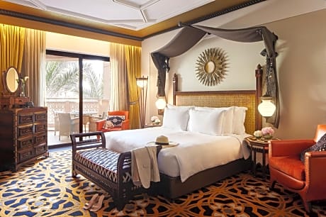 One Bedroom Arabian Suite  - with airport transfers & suite benefits, Wild Wadi Waterpark™ Access