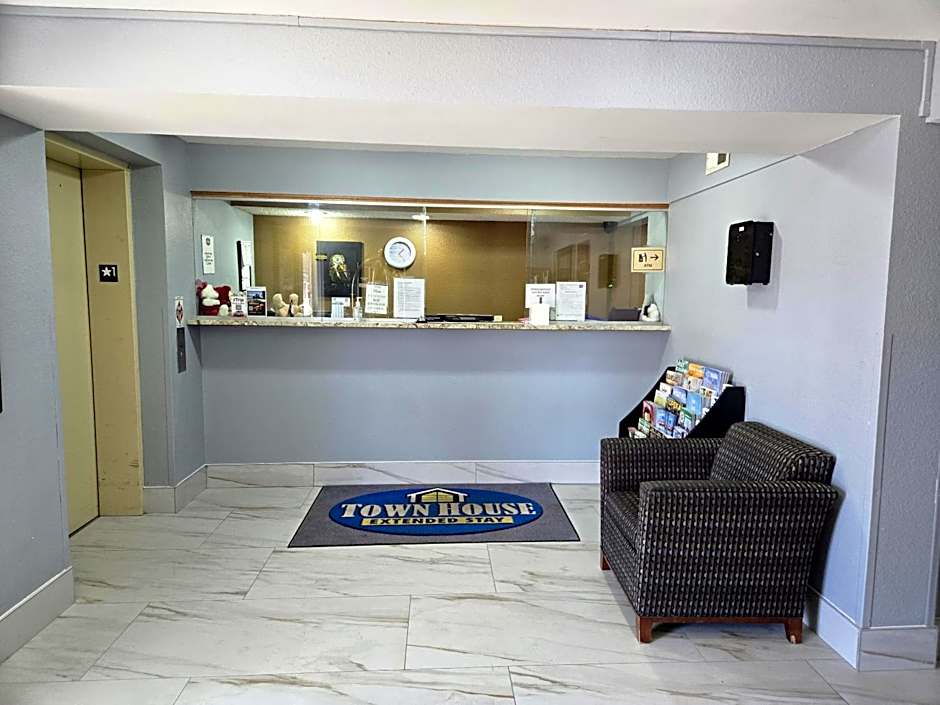 TownHouse Extended Stay Hotel Downtown
