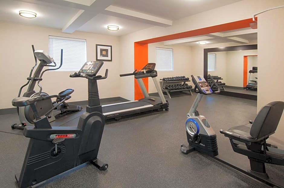 Holiday Inn Express & Suites Nashville-I-40 & I-24(Spence Lane), an IHG Hotel